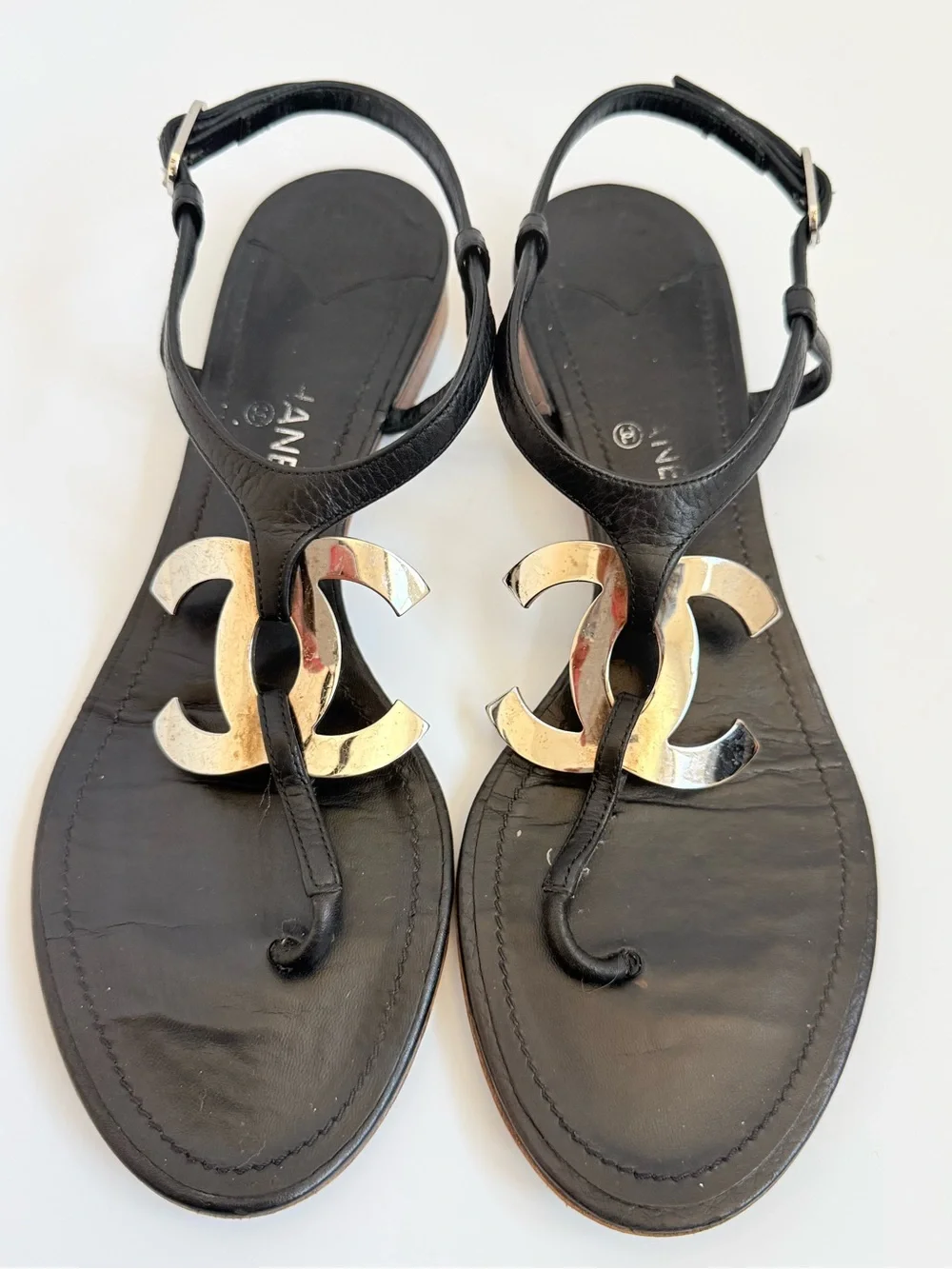 Chanel G25991 Black Leather CC Logo Thong Sandals Cruise Resort Size 37.5